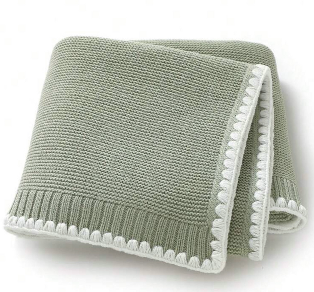 Scalloped Contrast Trim Blanket