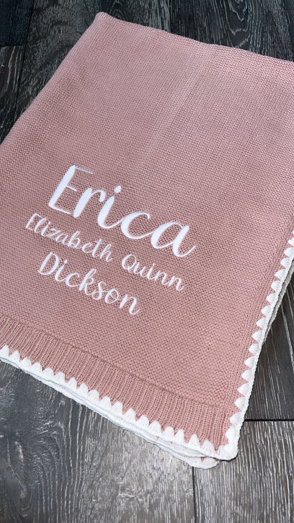 Scalloped Contrast Trim Blanket